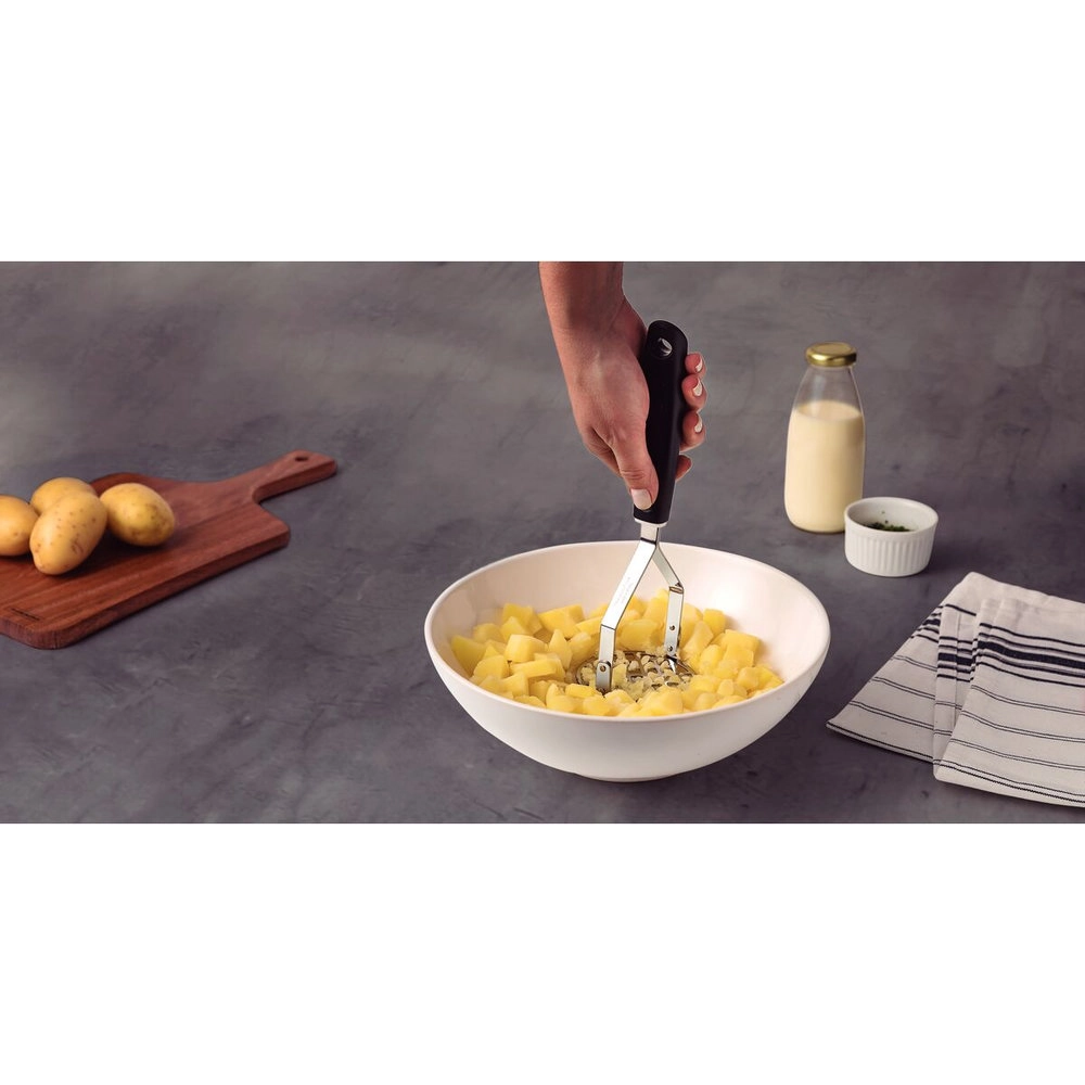 Amassador de Batatas e Feijao Tramontina Utilita 23 Cm Amassador de Batatas e Feijao Tramontina Utilita 23 Cm