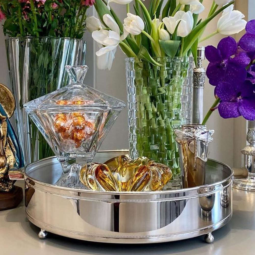 Bandeja Redonda Com Fundo de Madeira e Cordao Perola Saint James