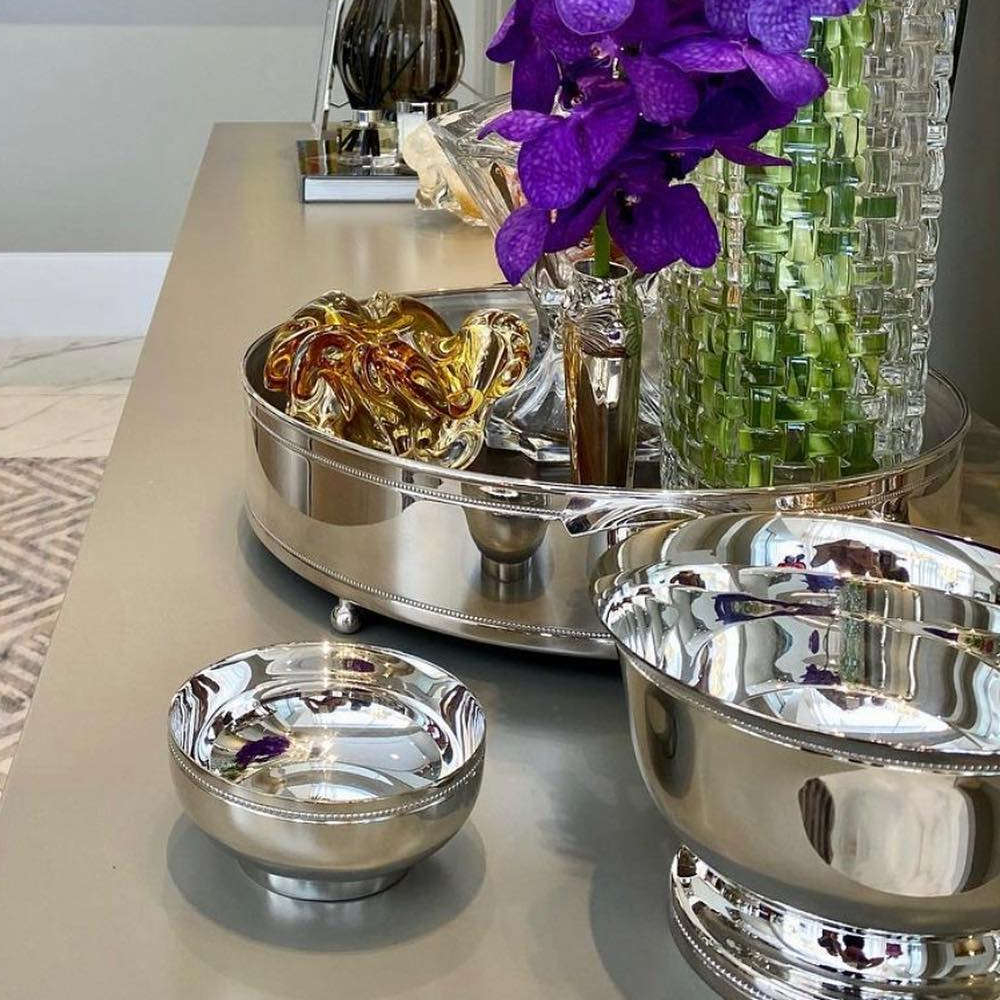 Bandeja Redonda Com Fundo de Madeira e Cordao Perola Saint James