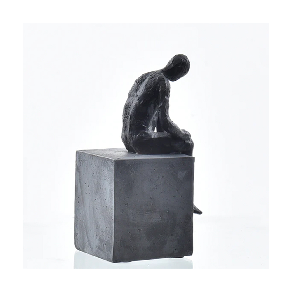 Escultura Home Collection Homem Sentado Refletindo 16 Cm