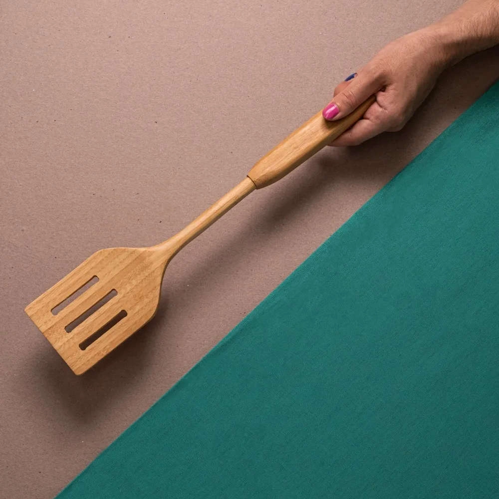 Espátula Vazada de Bambu Oikos 35 Cm