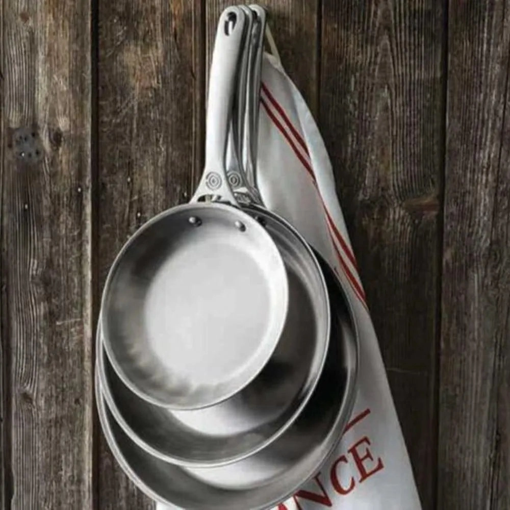 Frigideira Rasa Le Creuset Signature 28 Cm Frigideira Rasa Le Creuset Signature 28 Cm