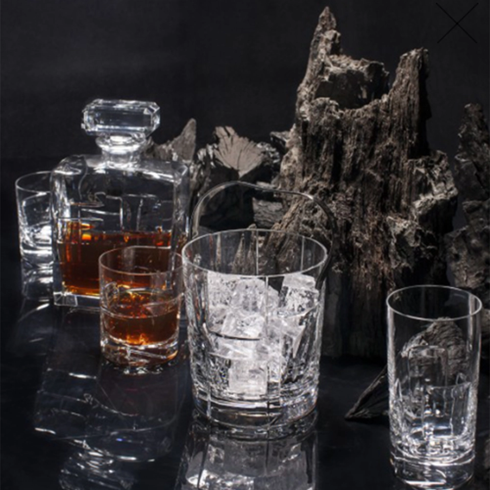 Garrafa Vista Alegre Portrait 866 Ml Garrafa Vista Alegre Portrait 866 Ml