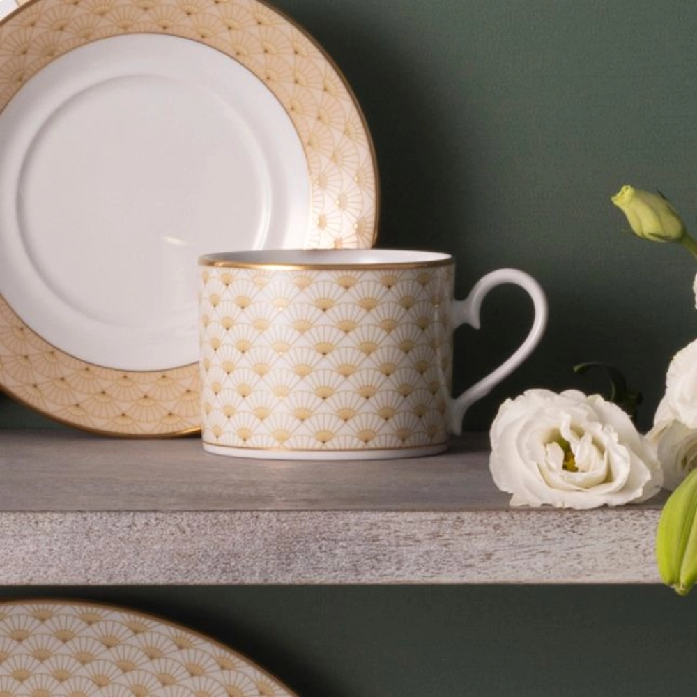 Jogo de Xícaras Para Chá Com Pires Noritake Charlotta Gold - 6 Peças Jogo de Xícaras Para Chá Com Pires Noritake Charlotta Gold - 6 Peças