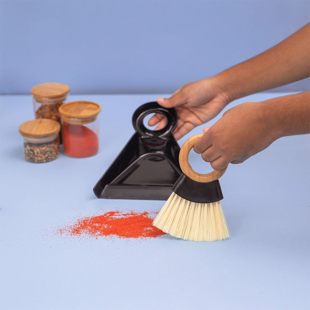 Kit Escova e Pá Para Limpar Oikos 17 X 19 Cm