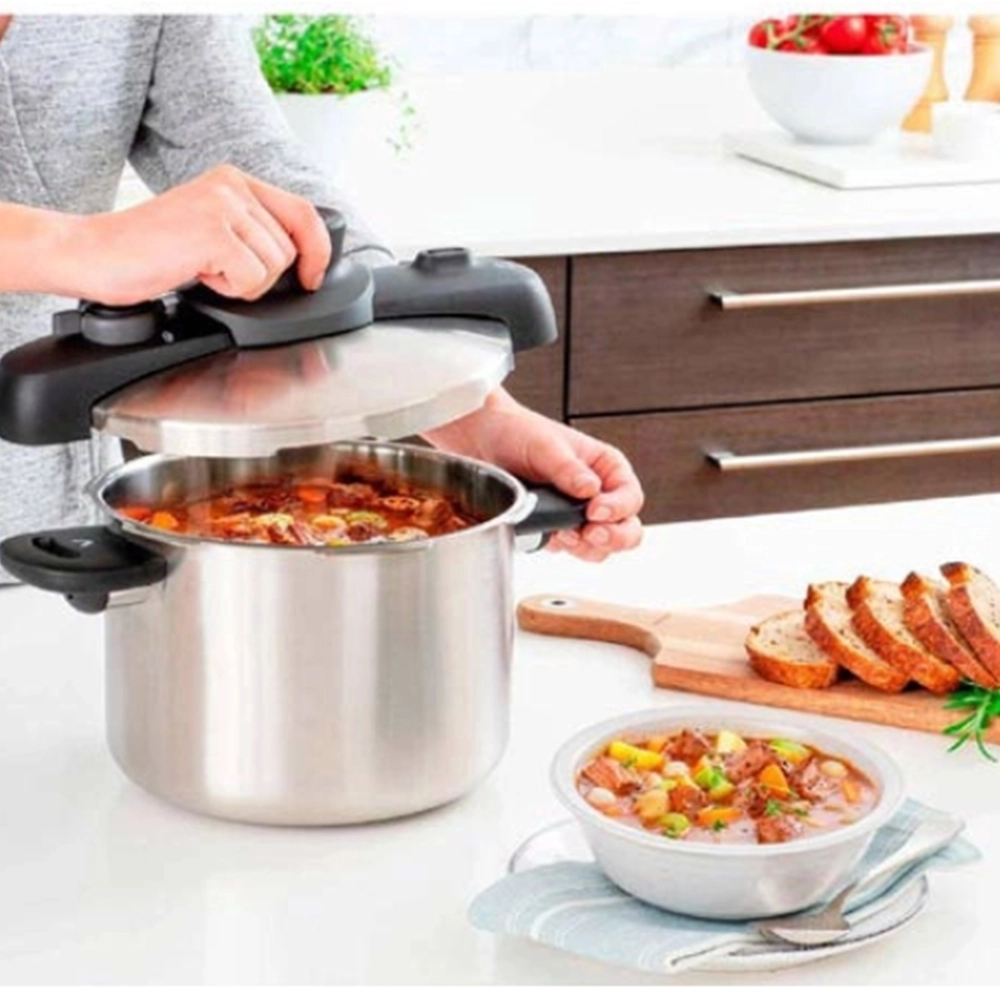 Panela de Pressão Com Cesto de Vapor T-fal Opti'space 7 Litros