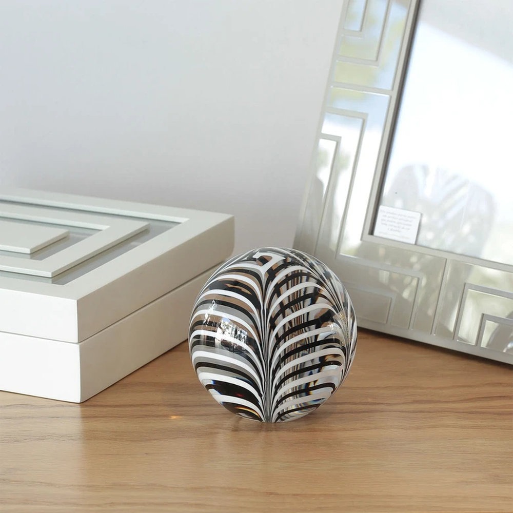 Peso Fenicio Bola Cristais Ca D'oro Preto e Branco 9 Cm