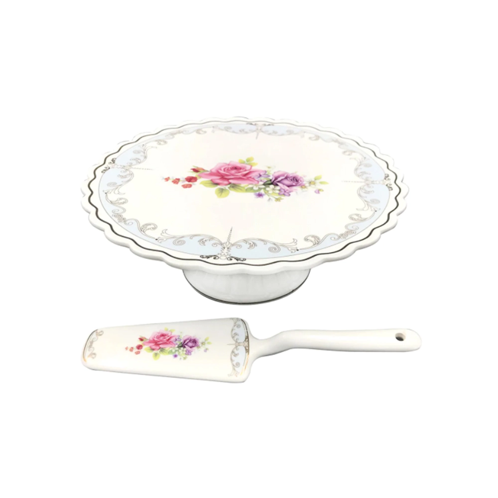 Prato Para Bolo Com Pé e Espátula L'hermitage New Bone China Mon Cheri 10,5 X 26 Cm Prato Para Bolo Com Pé e Espátula L'hermitage New Bone China Mon Cheri 10,5 X 26 Cm
