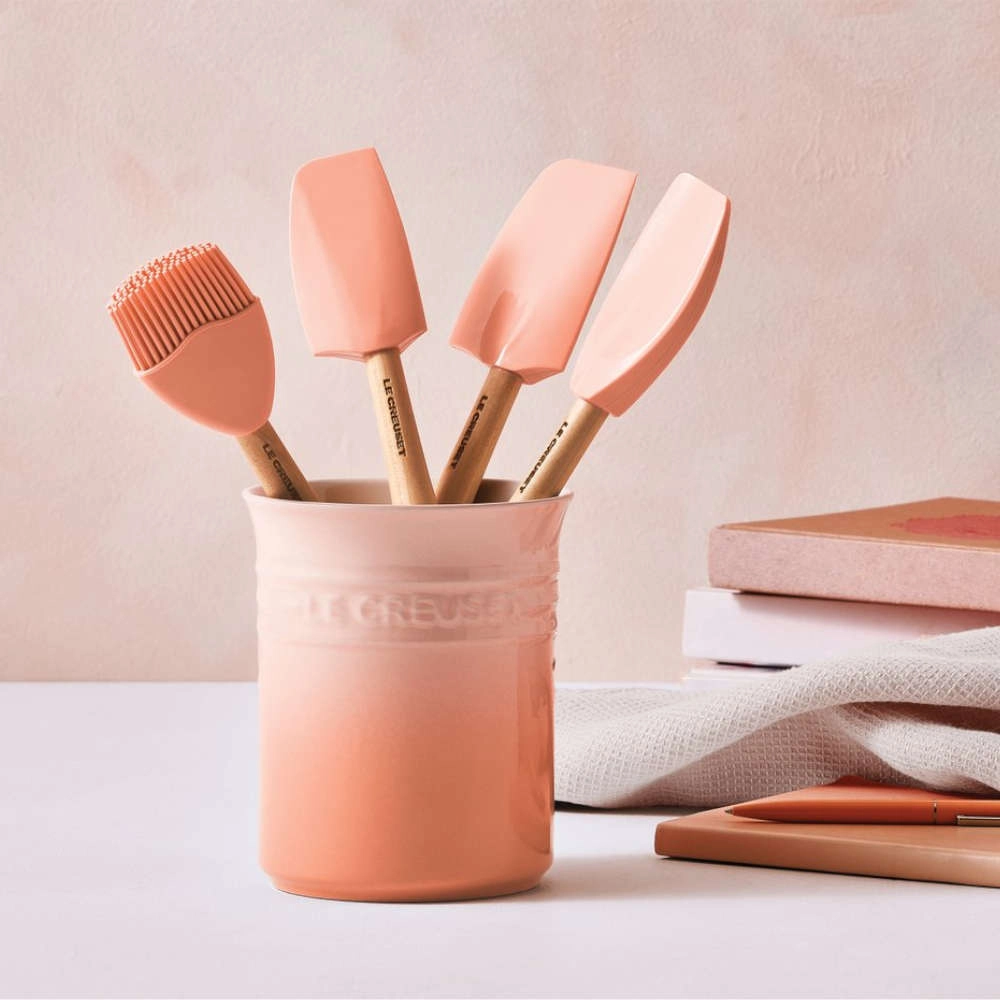 Set 3 Espátulas e 1 Pincel Craft Com Porta Utensílios Clássico Le Creuset Set 3 Espátulas e 1 Pincel Craft Com Porta Utensílios Clássico Le Creuset