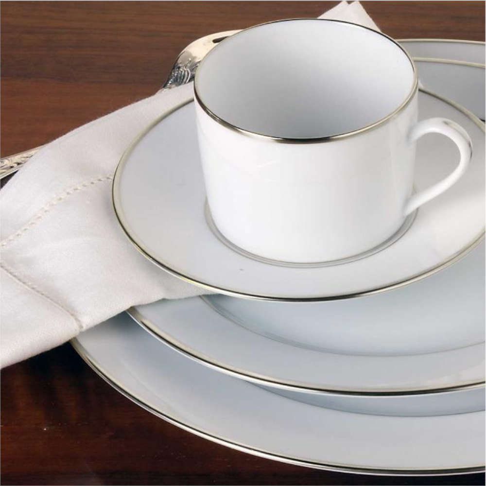 Xicara de Cha Com Pires Em Porcelana e Platina Albi Christofle