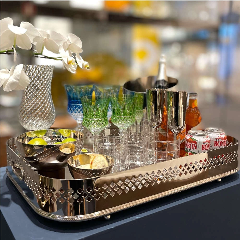 Bandeja St James Madeleine Classique Com Fundo de Madeira Bandeja St James Madeleine Classique Com Fundo de Madeira