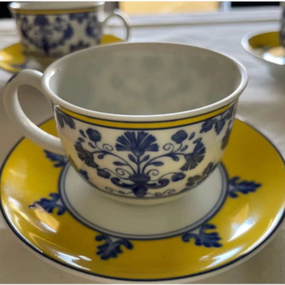 Jogo de Xícaras Para Chá Com Pires Vista Alegre Castelo Branco 278 Ml - 4 Peças Jogo de Xícaras Para Chá Com Pires Vista Alegre Castelo Branco 278 Ml - 4 Peças